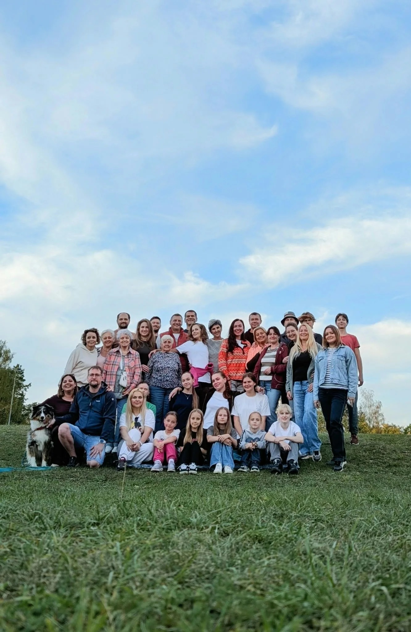 Teilnehmende eines offenen Treffens von TOLOKA DE